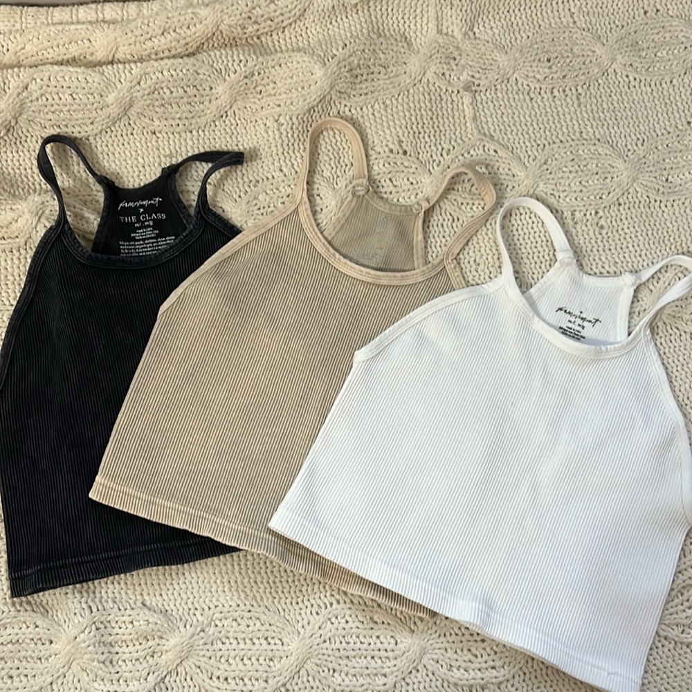 NWOT Free People Fp Movement Happiness Runs Crop Tank Bundle size M/L